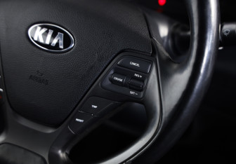 Подержанный автомобиль Kia Cerato Sedan 2015 года (11 фото)