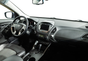Подержанный автомобиль Hyundai ix35 2014 года (9 фото)