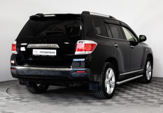 Подержанный автомобиль Toyota Highlander 2012 года (5 фото)