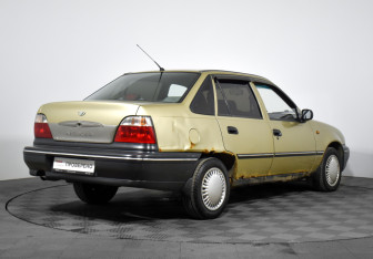 Подержанный автомобиль Daewoo Nexia Sedan 2007 года (5 фото)