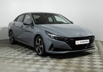 Подержанный автомобиль Hyundai Elantra Sedan 2021 года (3 фото)