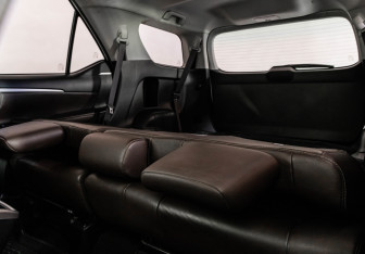 Подержанный автомобиль Toyota Fortuner 2018 года (29 фото)