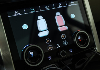 Подержанный автомобиль Land Rover Range Rover 2015 года (26 фото)