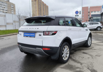 Подержанный автомобиль Land Rover Range Rover Evoque 2015 года (4 фото)