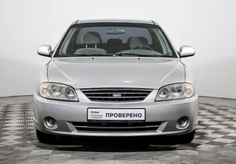 Подержанный автомобиль Kia Spectra Sedan 2009 года (2 фото)