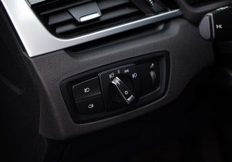 Подержанный автомобиль BMW X1 2019 года (20 фото)