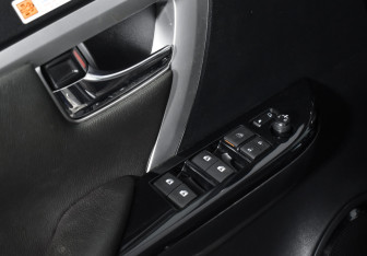 Подержанный автомобиль Toyota Fortuner 2018 года (10 фото)