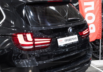 Подержанный автомобиль BMW X5 2015 года (13 фото)
