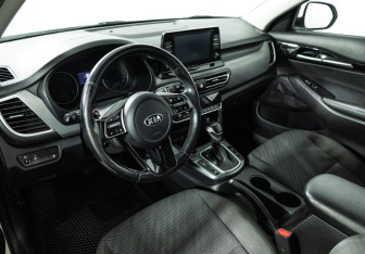 Подержанный автомобиль Kia Seltos 2020 года (11 фото)