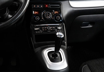 Подержанный автомобиль Citroen C3 Picasso 2013 года (13 фото)