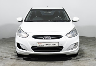 Подержанный автомобиль Hyundai Solaris Sedan 2013 года (2 фото)