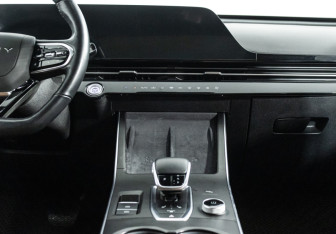 Подержанный автомобиль Omoda C5 2022 года (13 фото)