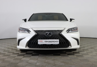 Подержанный автомобиль Lexus ES 2018 года (2 фото)