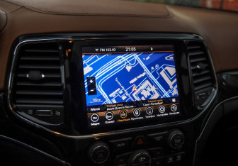 Подержанный автомобиль Jeep Grand Cherokee 2021 года (16 фото)