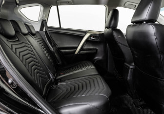 Подержанный автомобиль Toyota RAV4 2014 года (16 фото)