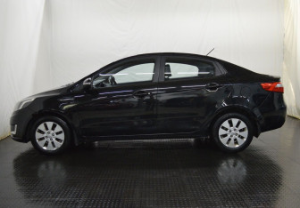 Подержанный автомобиль Kia Rio Sedan 2013 года (8 фото)