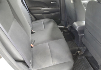 Подержанный автомобиль Mitsubishi ASX 2010 года (13 фото)