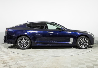 Подержанный автомобиль Kia Stinger 2019 года (4 фото)
