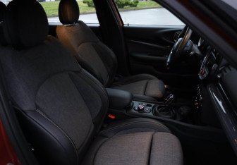 Подержанный автомобиль MINI Clubman Wagon 2019 года (26 фото)