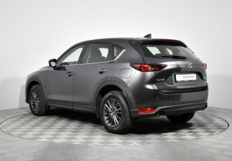 Подержанный автомобиль Mazda CX-5 2020 года (7 фото)