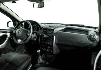 Подержанный автомобиль Nissan Terrano 2019 года (9 фото)