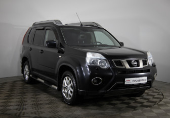 Подержанный автомобиль Nissan X-Trail 2012 года (3 фото)