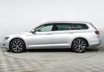 Подержанный автомобиль Volkswagen Passat Wagon 2017 года (8 фото)
