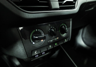 Подержанный автомобиль Skoda Rapid Liftback 2021 года (15 фото)