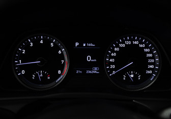 Подержанный автомобиль Hyundai Sonata 2020 года (12 фото)