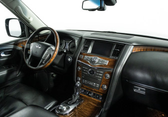 Подержанный автомобиль Infiniti QX80 2017 года (9 фото)