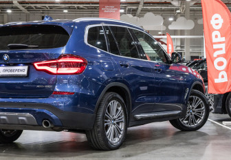 Подержанный автомобиль BMW X3 2020 года (8 фото)