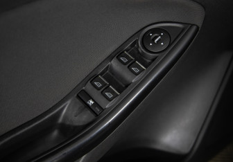 Подержанный автомобиль Toyota Corolla Sedan 2008 года (30 фото)