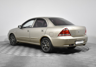 Подержанный автомобиль Nissan Almera Classic 2011 года (7 фото)