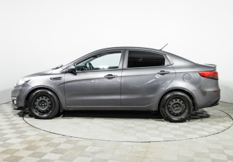 Подержанный автомобиль Kia Rio Sedan 2016 года (8 фото)