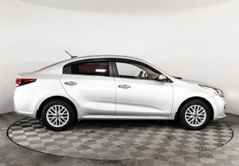 Подержанный автомобиль Kia Rio Sedan 2017 года (4 фото)