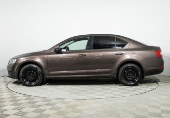 Подержанный автомобиль Skoda Octavia Liftback 2014 года (8 фото)