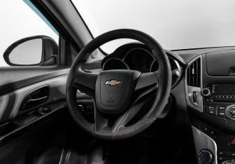 Подержанный автомобиль Chevrolet Cruze Sedan 2013 года (15 фото)