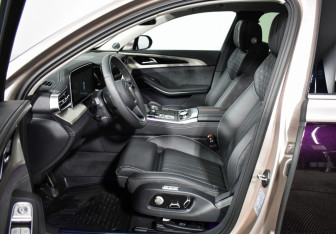 Подержанный автомобиль Hongqi H9 2023 года (10 фото)