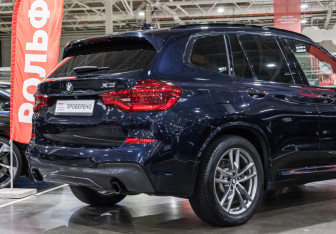 Подержанный автомобиль BMW X3 2018 года (8 фото)