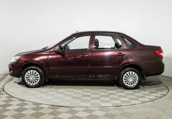 Подержанный автомобиль LADA (ВАЗ) Granta Sedan 2012 года (8 фото)