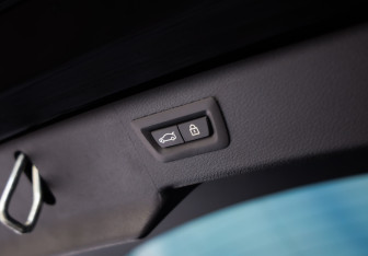 Подержанный автомобиль BMW X6 2017 года (35 фото)