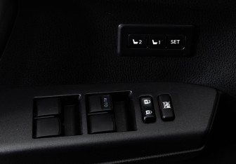 Подержанный автомобиль Toyota RAV4 2019 года (14 фото)