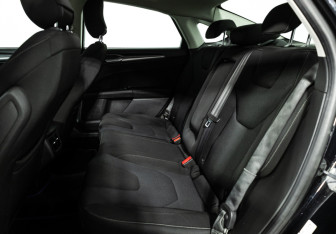 Подержанный автомобиль Ford Mondeo Sedan 2015 года (10 фото)