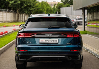Подержанный автомобиль Audi Q8 2019 года (7 фото)