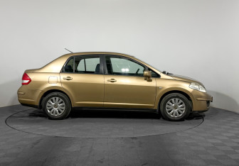 Подержанный автомобиль Nissan Tiida Sedan 2008 года (4 фото)