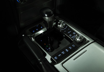 Подержанный автомобиль Toyota Land Cruiser Suv 2018 года (21 фото)