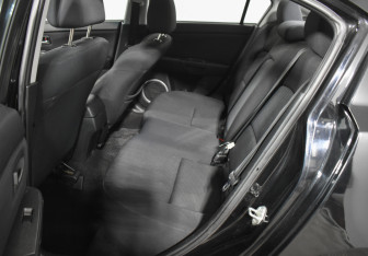 Подержанный автомобиль Mazda 3 Sedan 2007 года (11 фото)