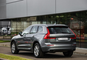 Подержанный автомобиль Volvo XC60 2020 года (8 фото)