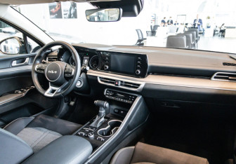 Новый Kia K5 2025 (7 фото)