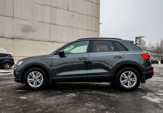 Подержанный автомобиль Audi Q3 2020 года (10 фото)